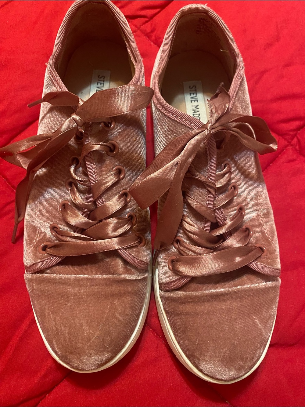 Steve Madden size 8.5 dusty Rose Velvet Ribbon-Lace Sneakers